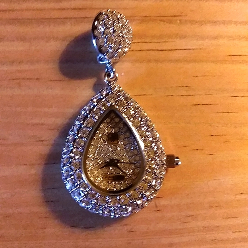 Victoria Wieck pendant watch